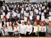 Familias de Agua Prieta reciben escrituras tras más de 20 años de espera