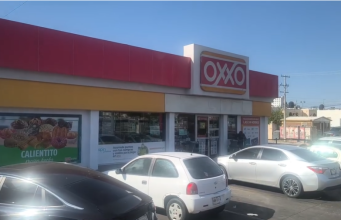 En Sonora, bombero acusa discriminación de tienda de conveniencia; le niegan servicio por llegar ‘sudado y sucio’