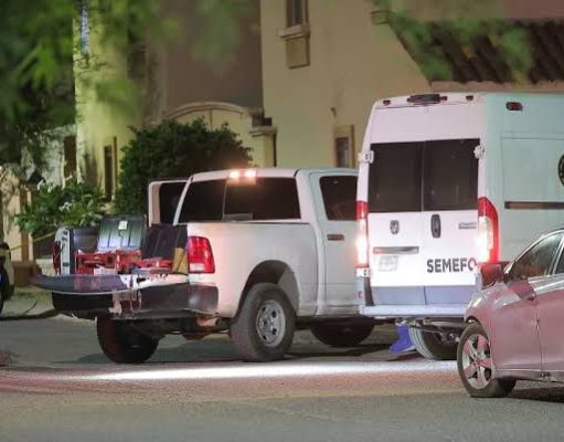 Investigan muerte de pareja hallada en auto en Hermosillo; apuntan a intoxicación accidental