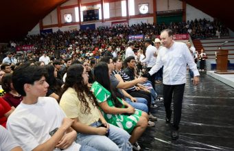 Durazo refuerza permanencia universitaria con más de 14 mil becas en Cajeme y Navojoa