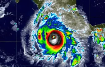 Huracán Polo vuelve a categoría 5 y mantiene alerta por oleaje extremo en el Pacífico mexicano