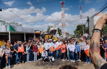 Toño Astiazarán arranca rehabilitación de calles en Miguel Alemán y entrega apoyos a familias de Bahía de Kino